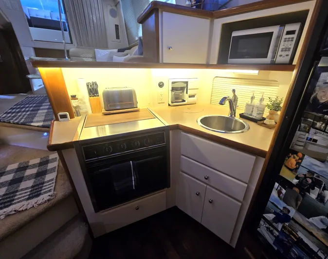 Hook & Ladder Yacht Photos Pics 