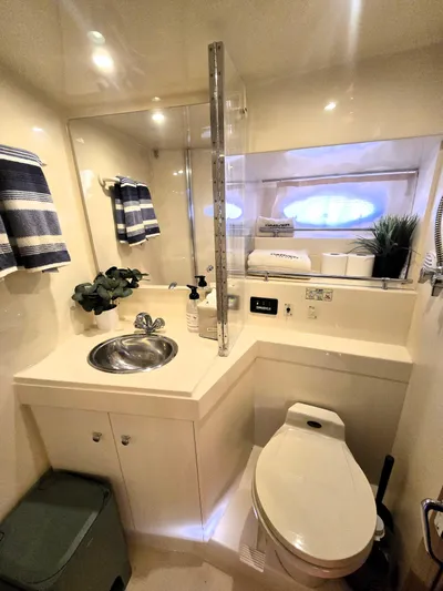 Hook & Ladder Yacht Photos Pics 