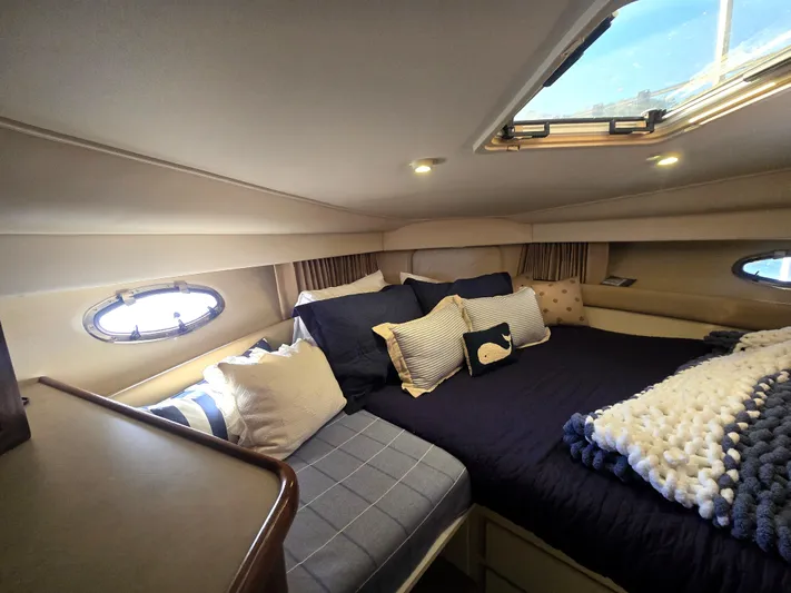 Hook & Ladder Yacht Photos Pics 