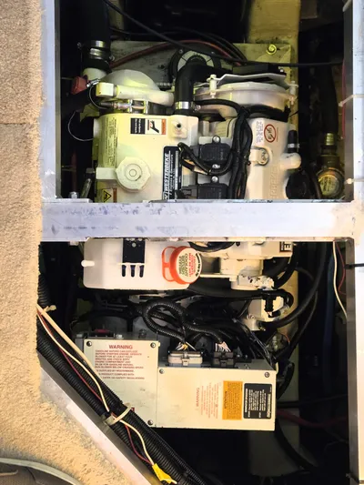 Hook & Ladder Yacht Photos Pics 