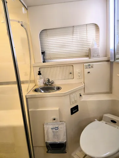 Hook & Ladder Yacht Photos Pics 