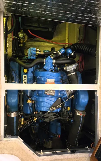 Hook & Ladder Yacht Photos Pics 