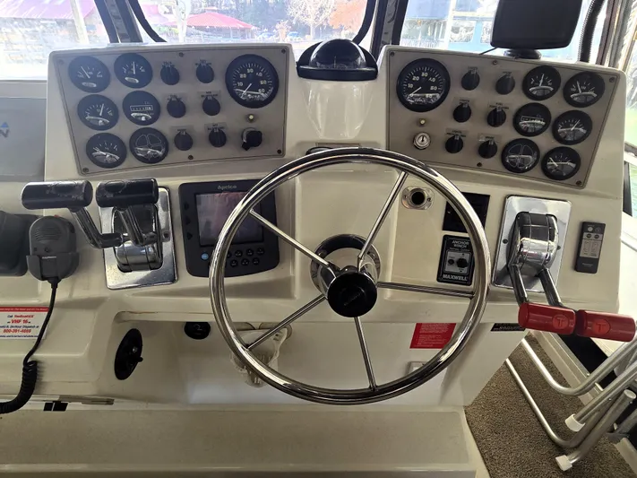 Hook & Ladder Yacht Photos Pics 