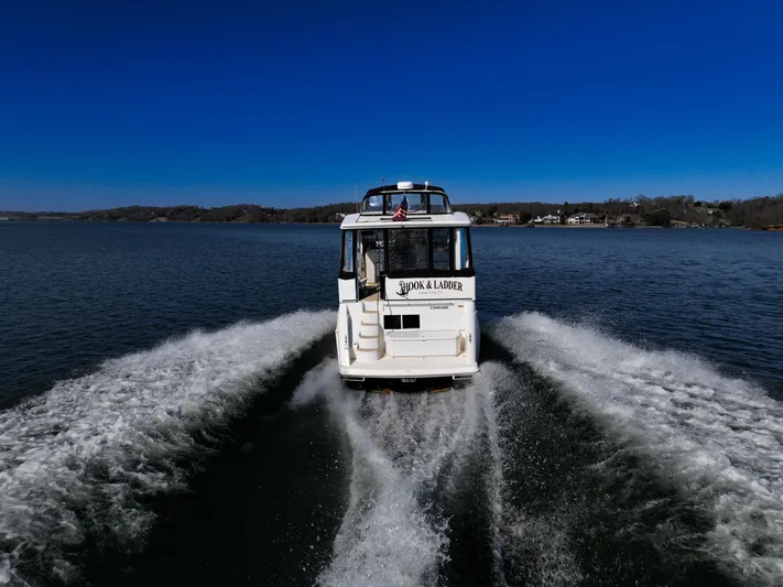 Hook & Ladder Yacht Photos Pics 