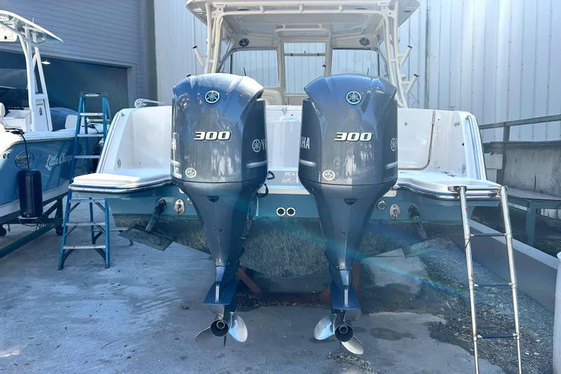 Unglued Yacht Photos Pics 