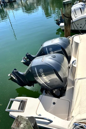 Unglued Yacht Photos Pics 