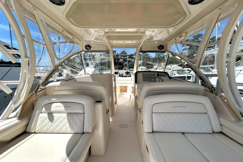 Unglued Yacht Photos Pics 