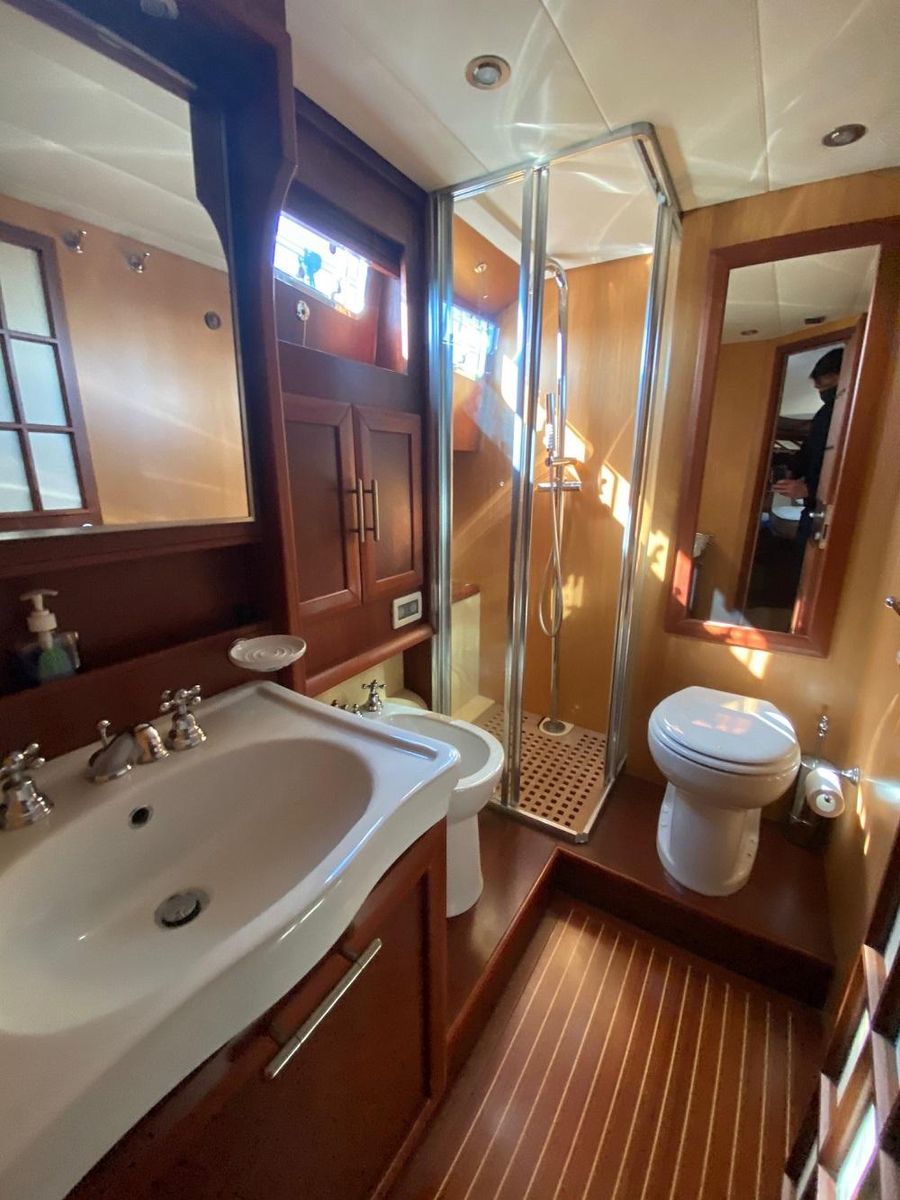 2004 Mochi Craft 51 