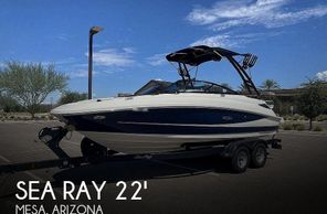 2017 Sea Ray SDX 220 Sundeck