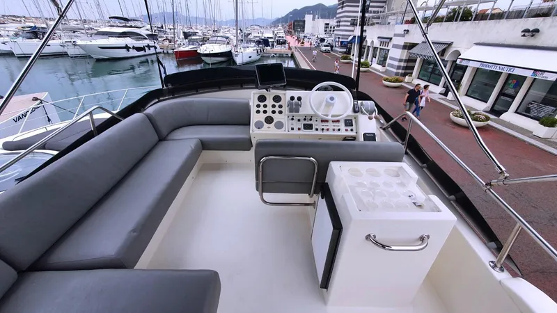  Yacht Photos Pics FLY 1