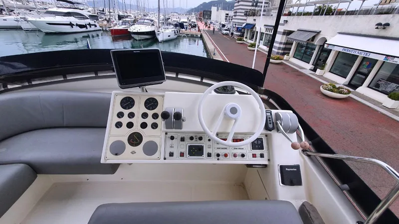  Yacht Photos Pics FLY 2