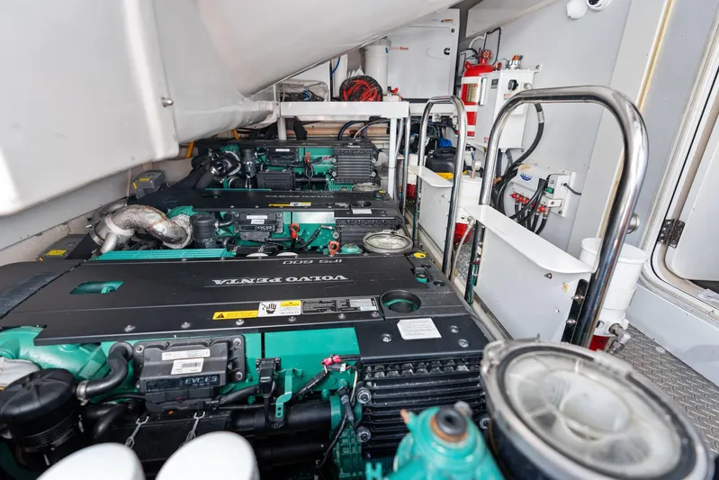 Liquid Asset Yacht Photos Pics 