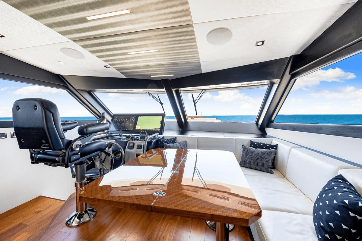 2018 Ocean Alexander 71 