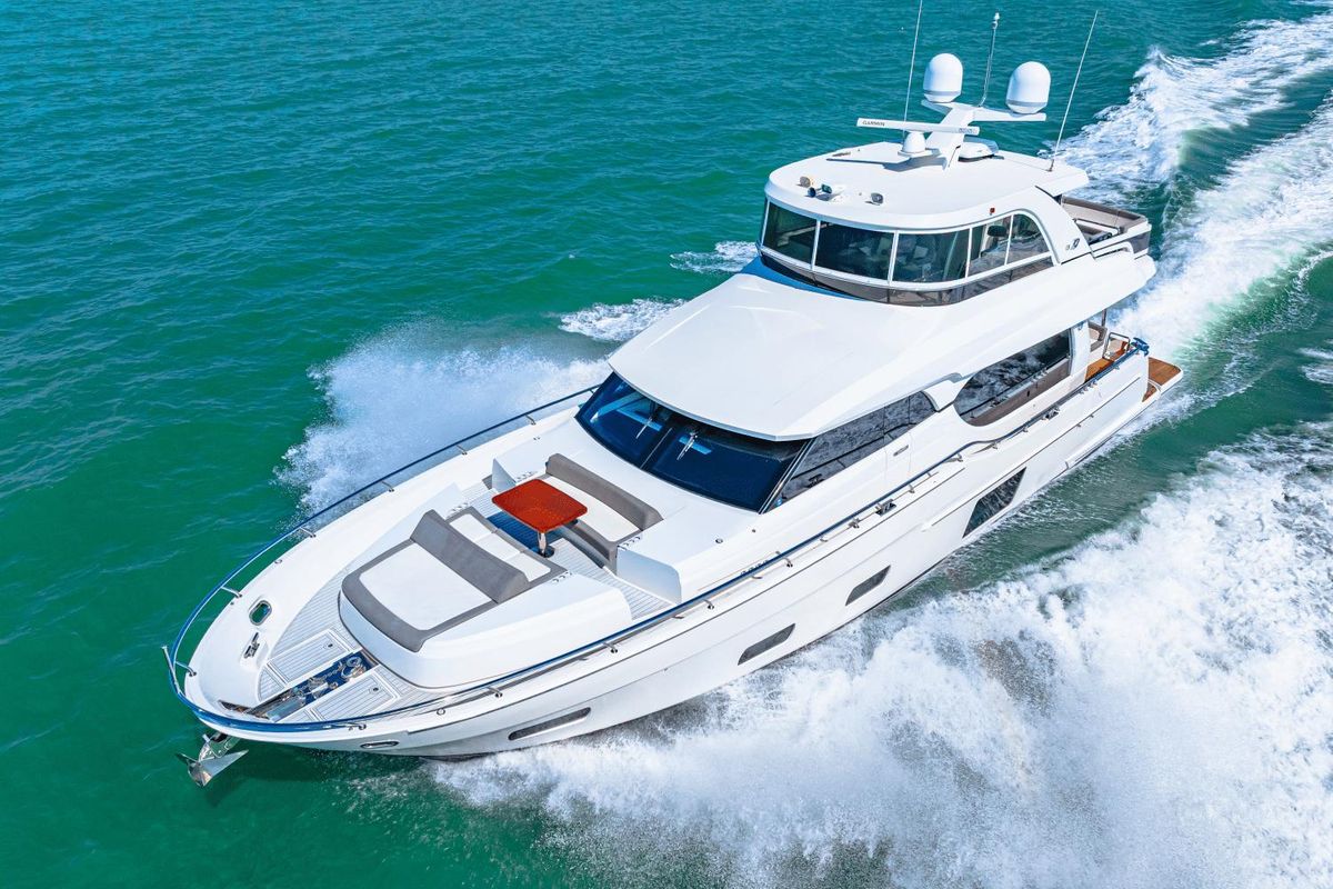 2018 Ocean Alexander 71 