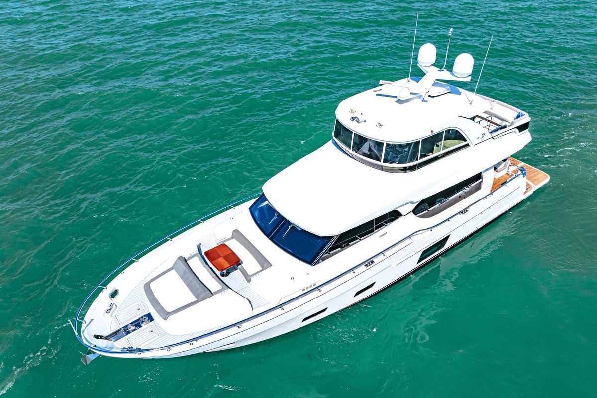 2018 Ocean Alexander 71 