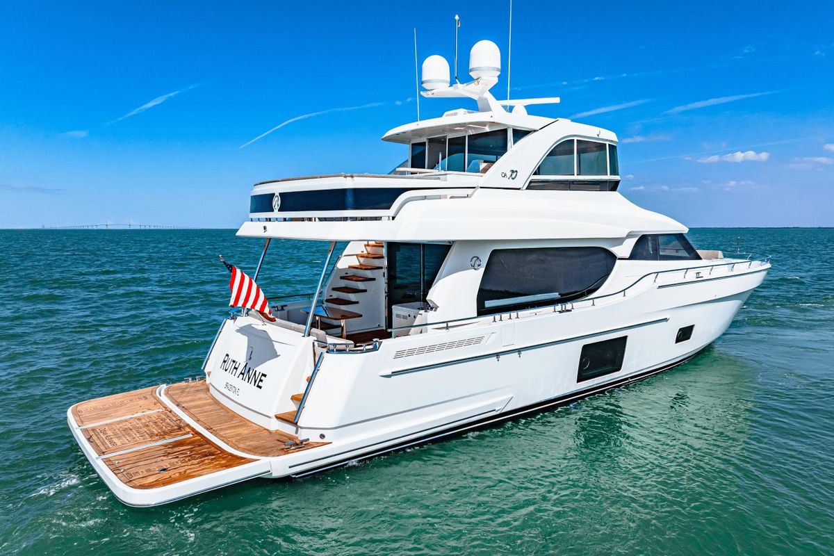 2018 Ocean Alexander 71 
