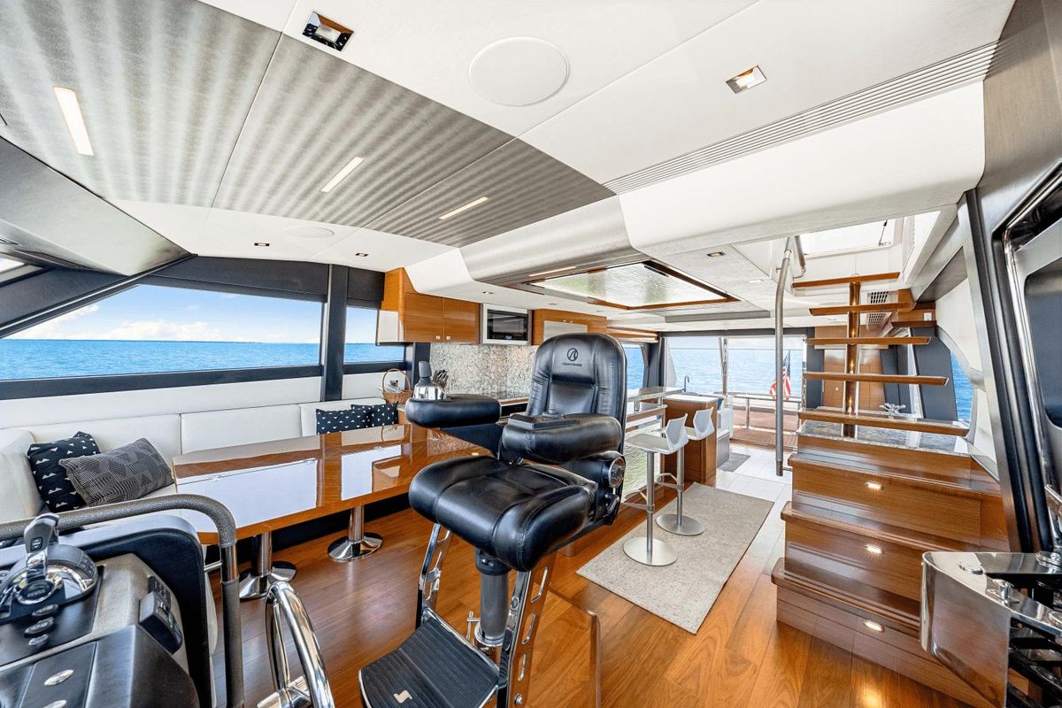 2018 Ocean Alexander 71 