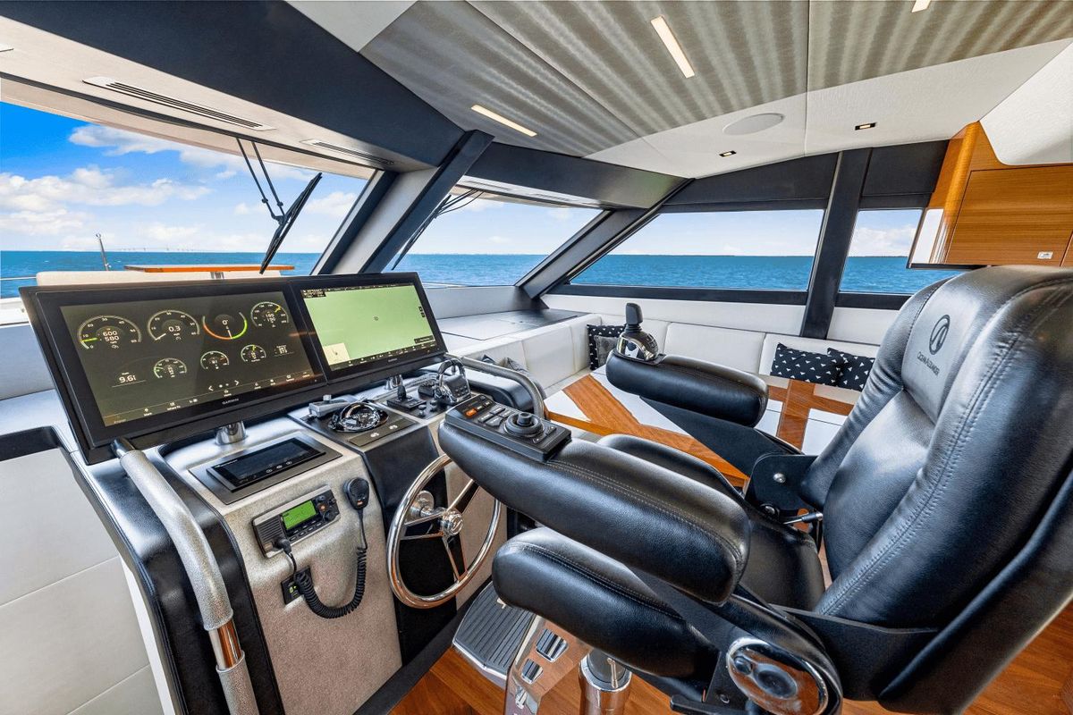 2018 Ocean Alexander 71 