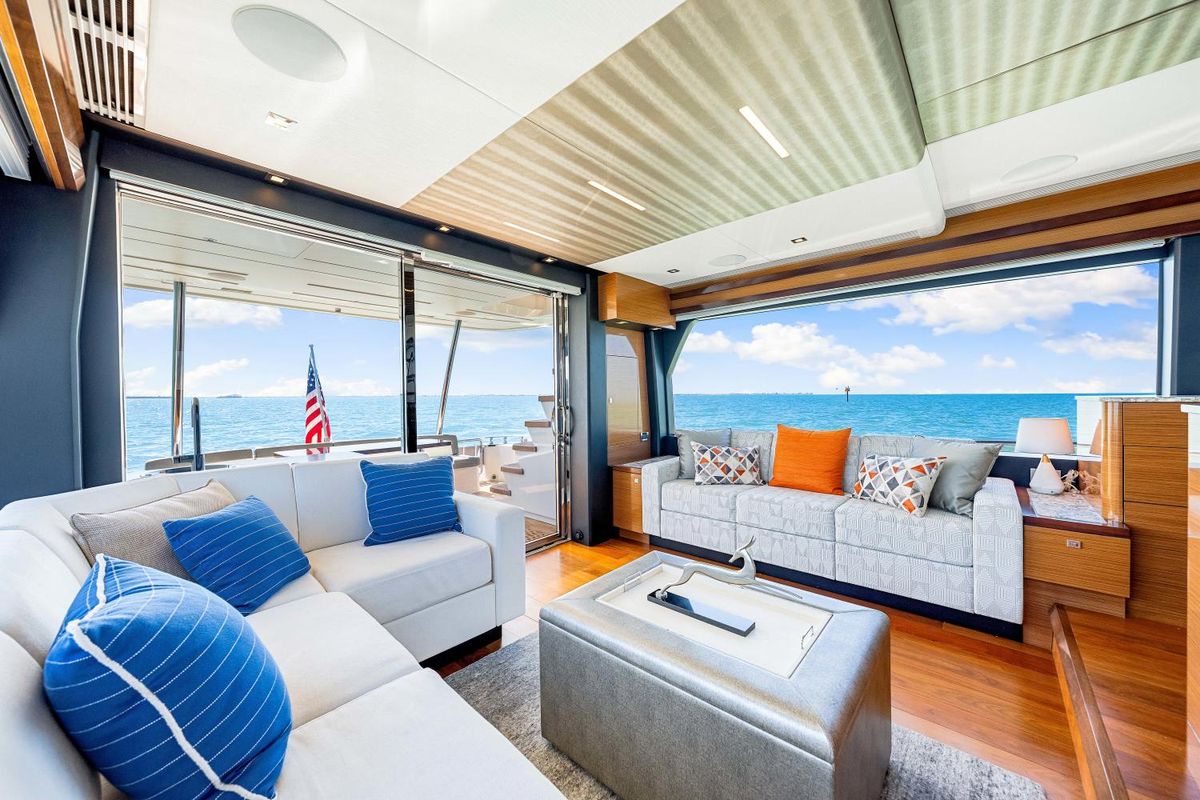 2018 Ocean Alexander 71 