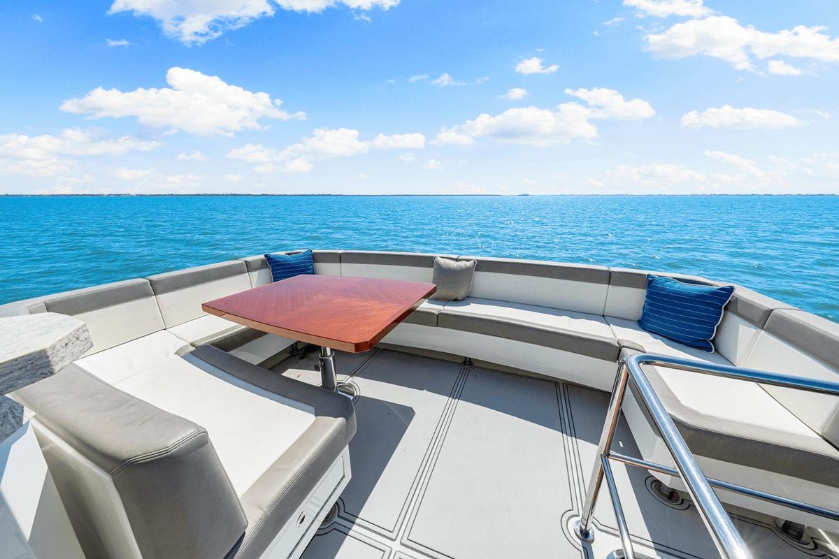 2018 Ocean Alexander 71 
