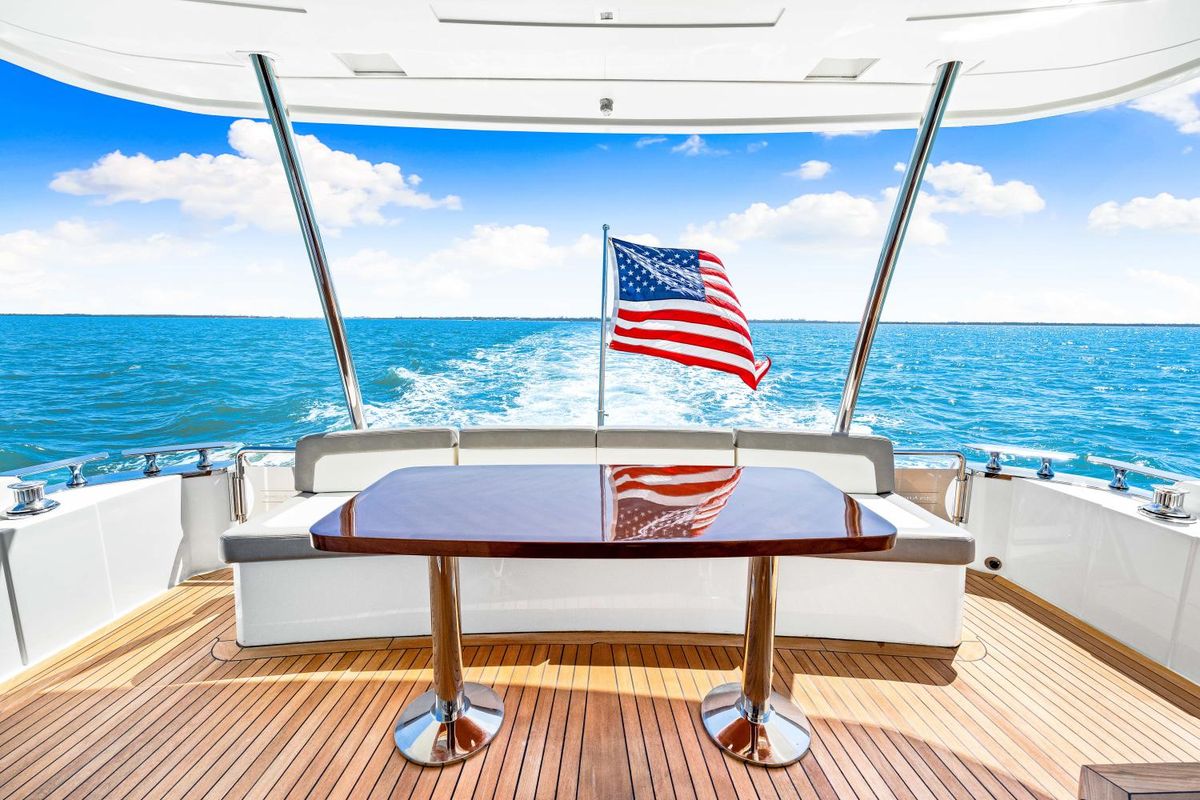 2018 Ocean Alexander 71 