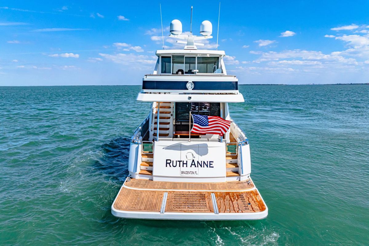 2018 Ocean Alexander 71 
