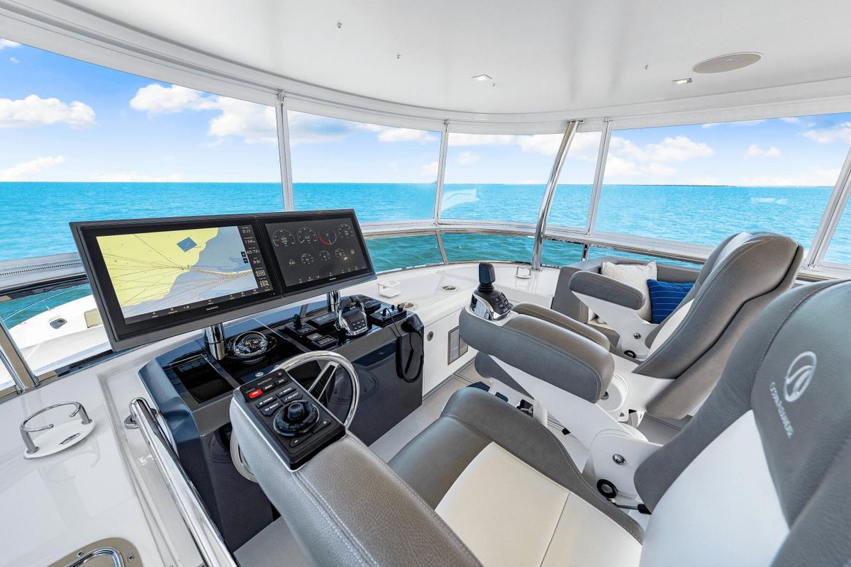 2018 Ocean Alexander 71 