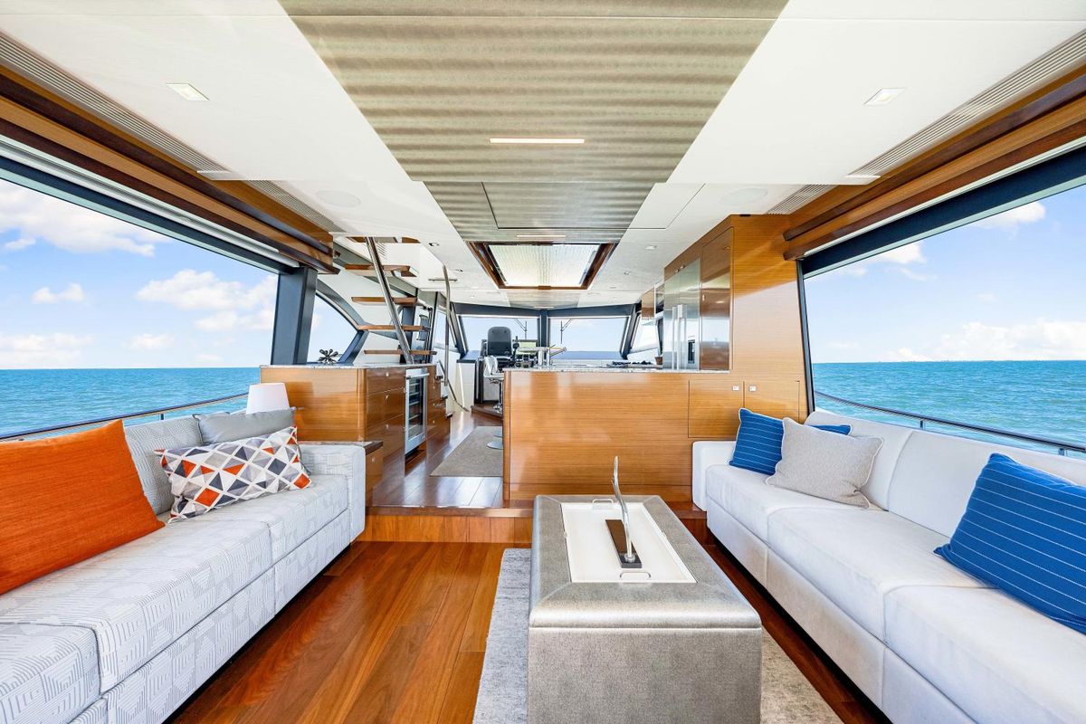 2018 Ocean Alexander 71 