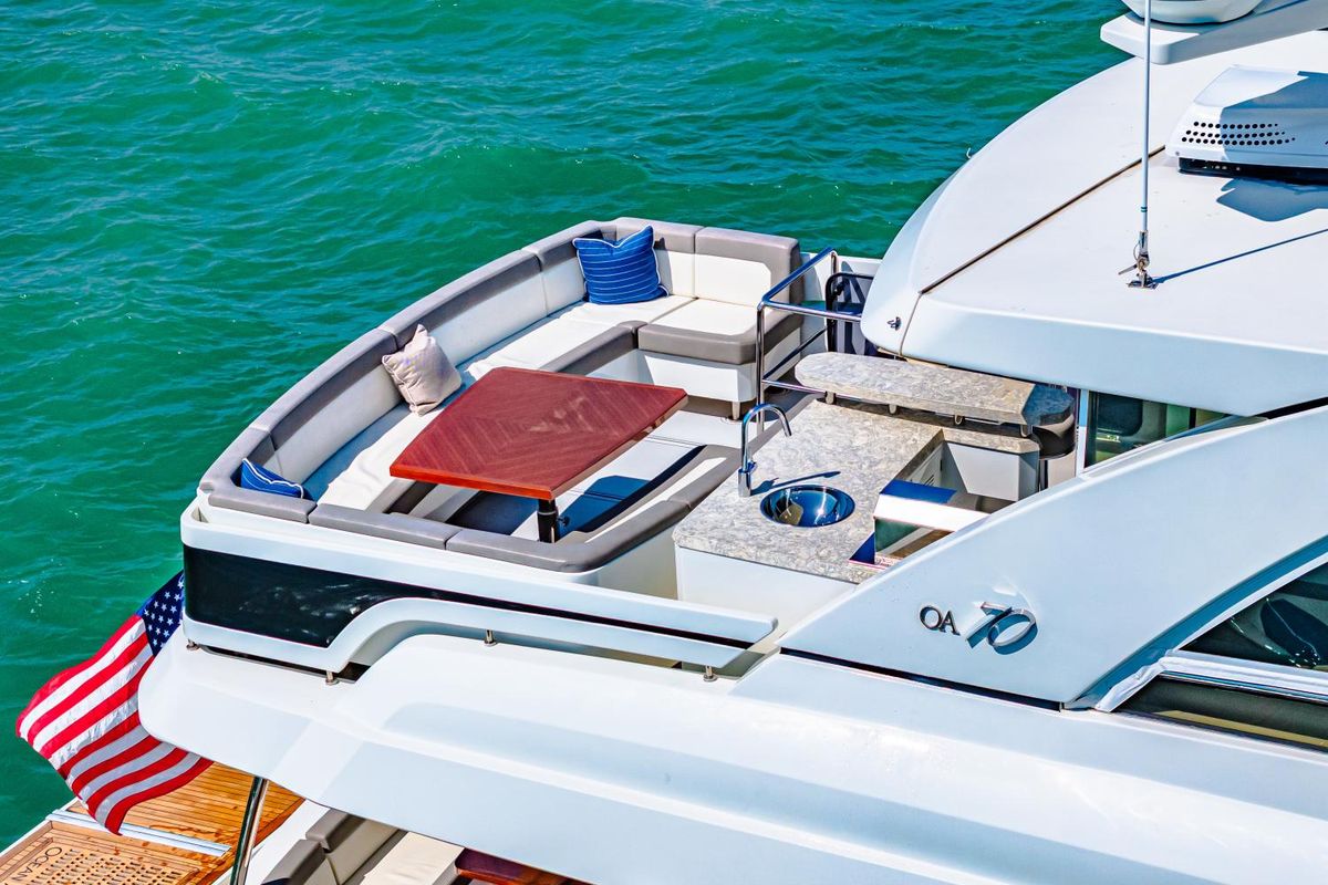 2018 Ocean Alexander 71 