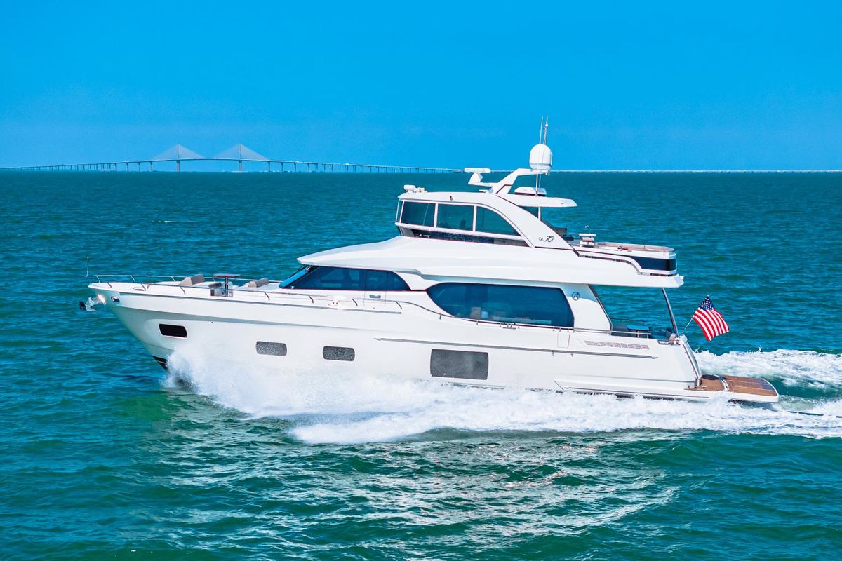 2018 Ocean Alexander 71 