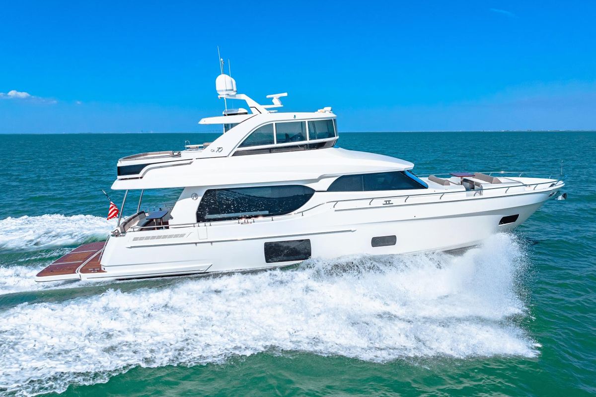 2018 Ocean Alexander 71 