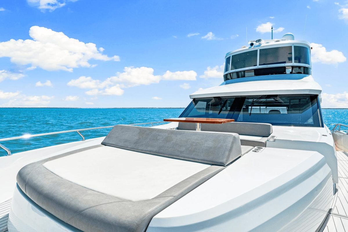 2018 Ocean Alexander 71 