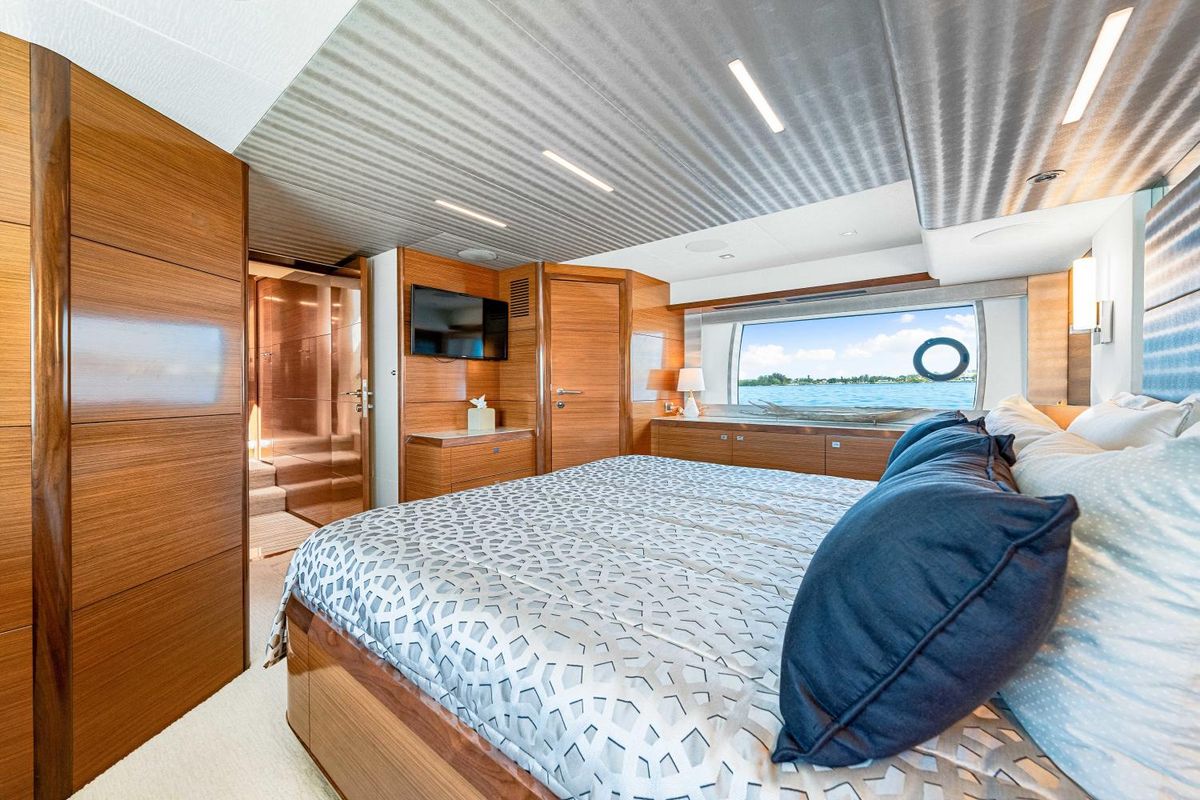 2018 Ocean Alexander 71 