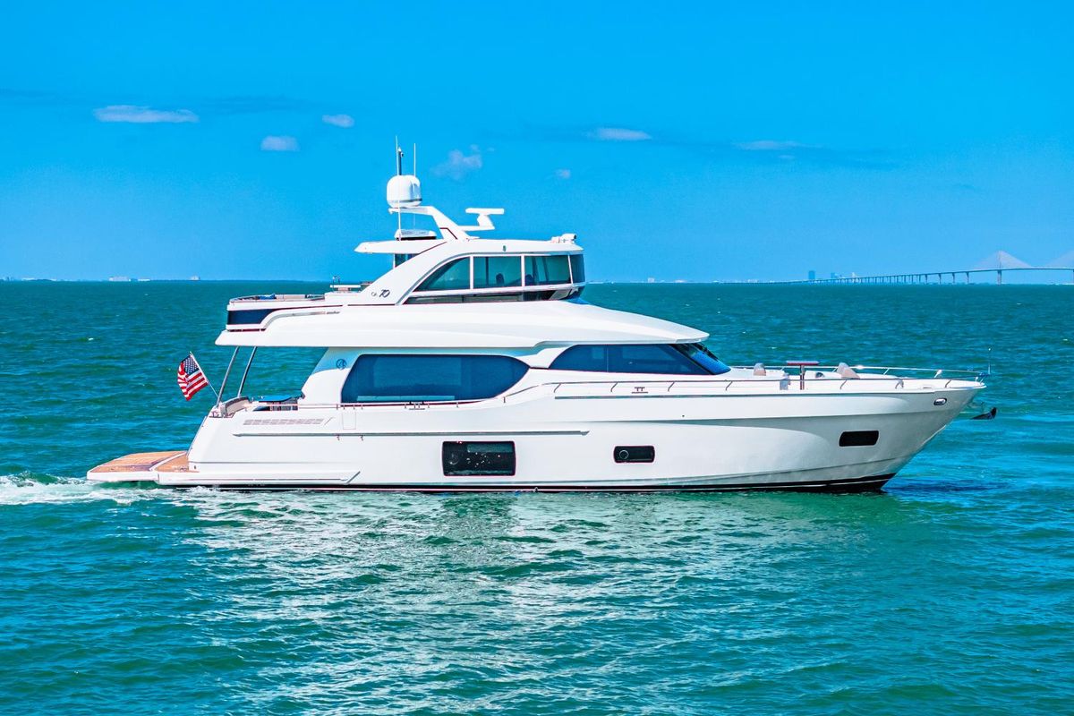 2018 Ocean Alexander 71 
