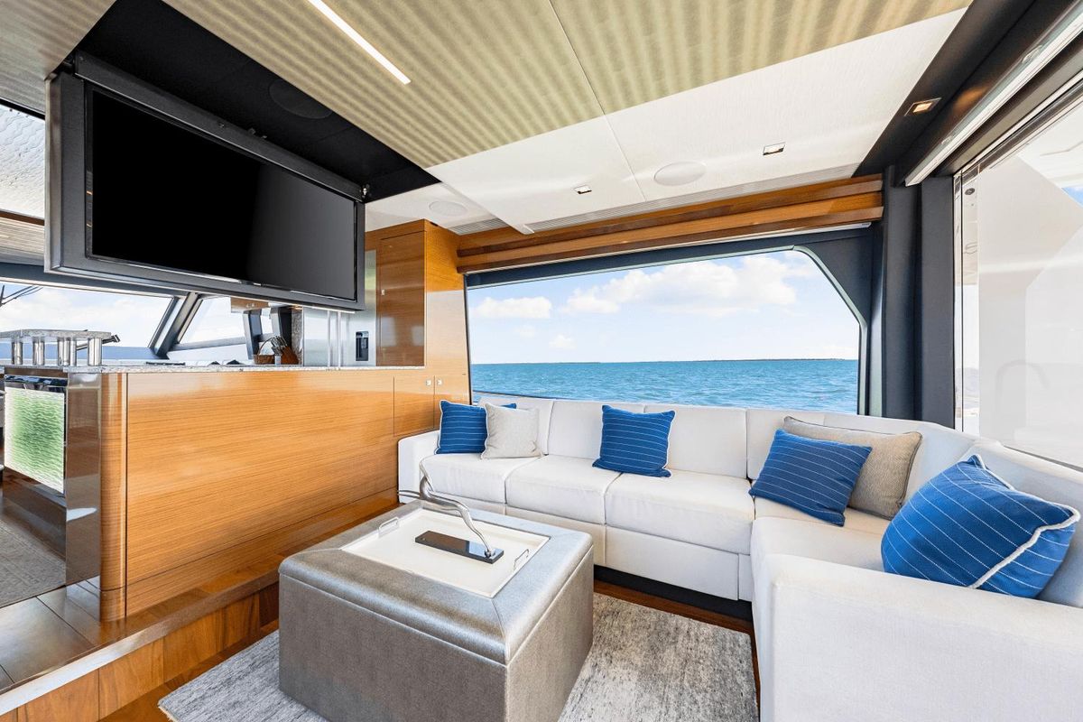 2018 Ocean Alexander 71 