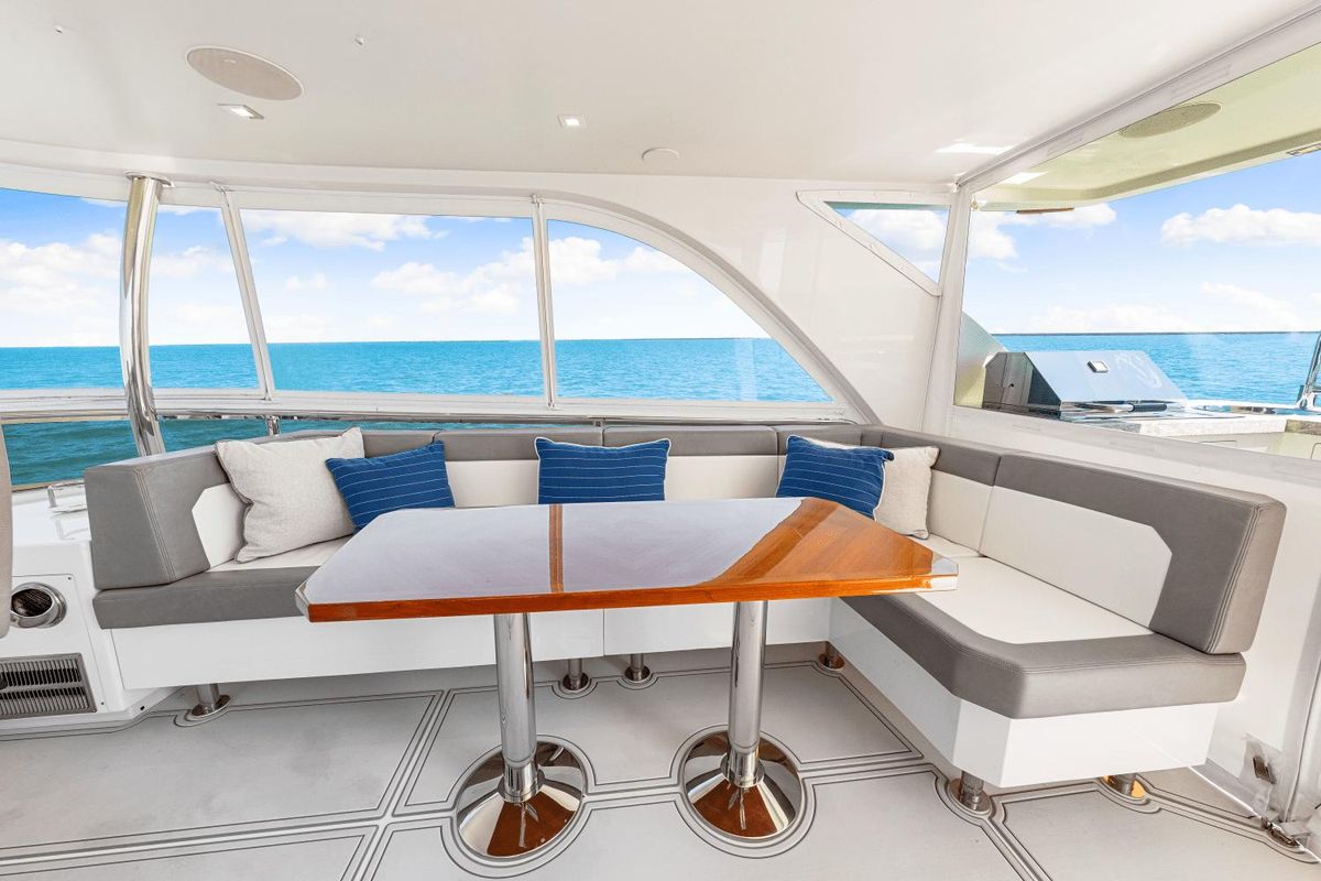 2018 Ocean Alexander 71 