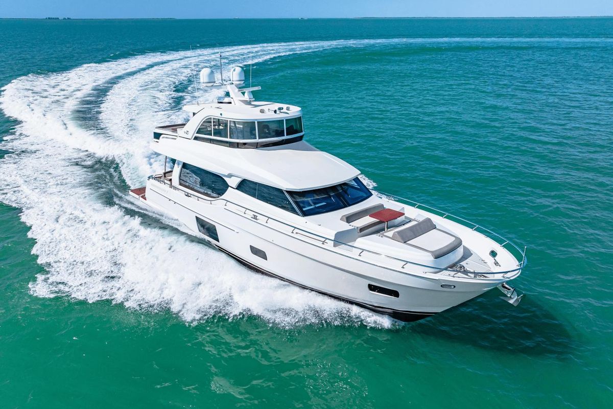 2018 Ocean Alexander 71 