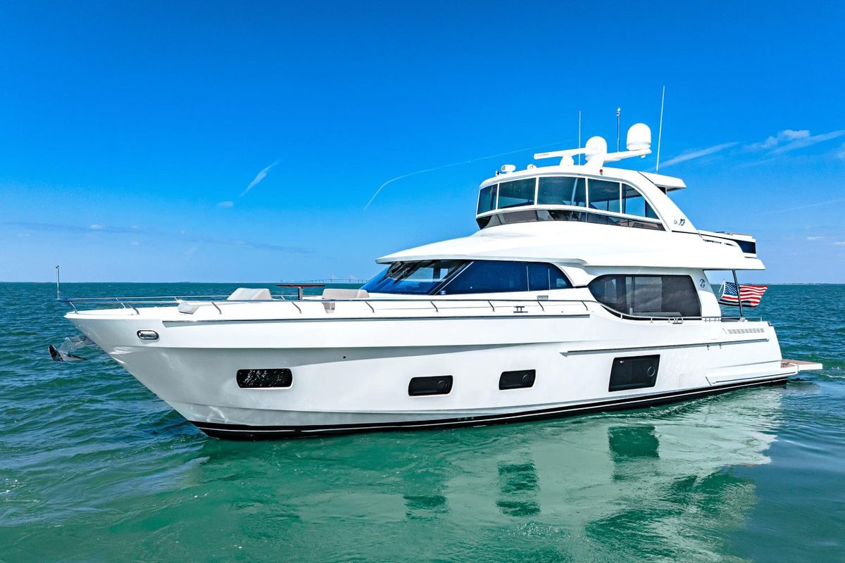 2018 Ocean Alexander 71 