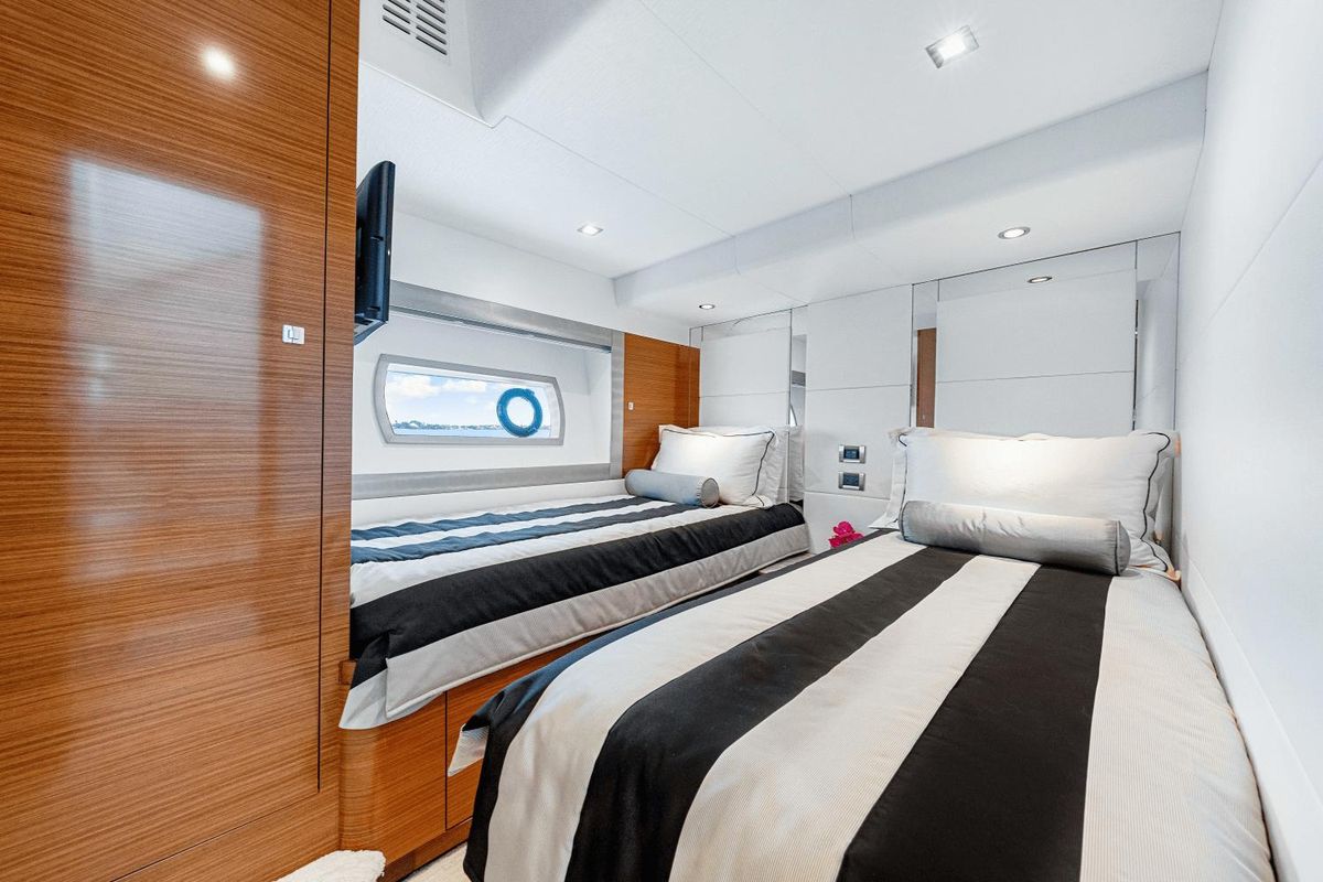 2018 Ocean Alexander 71 