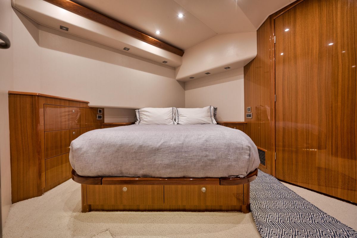 2008 Viking 64 