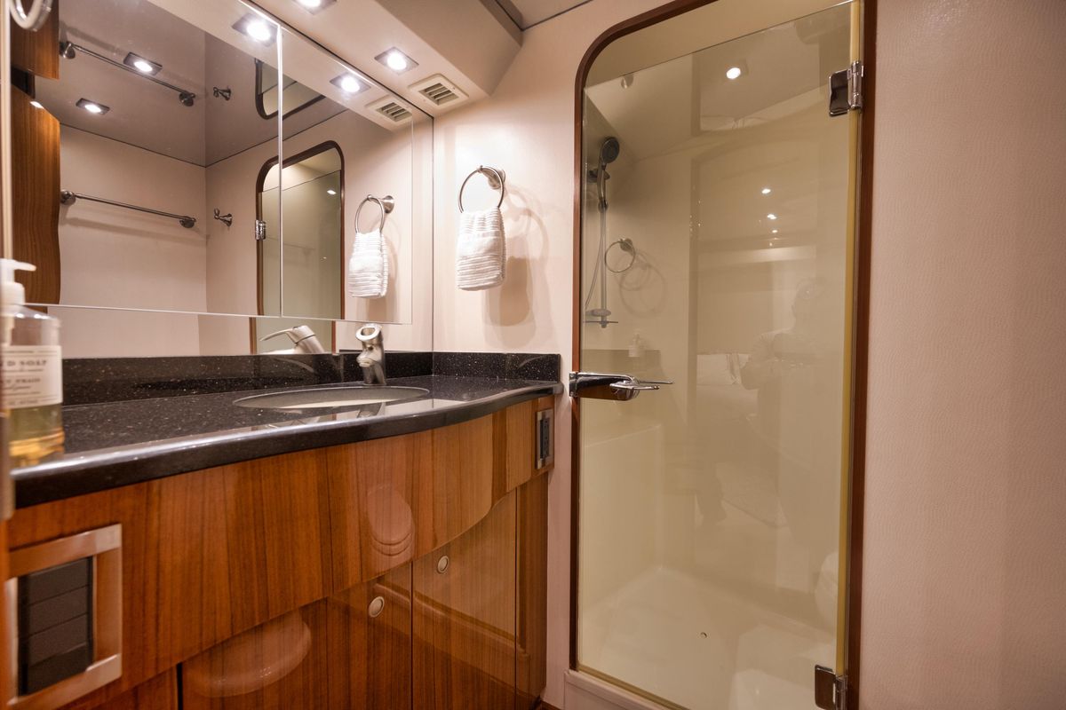 2008 Viking 64 