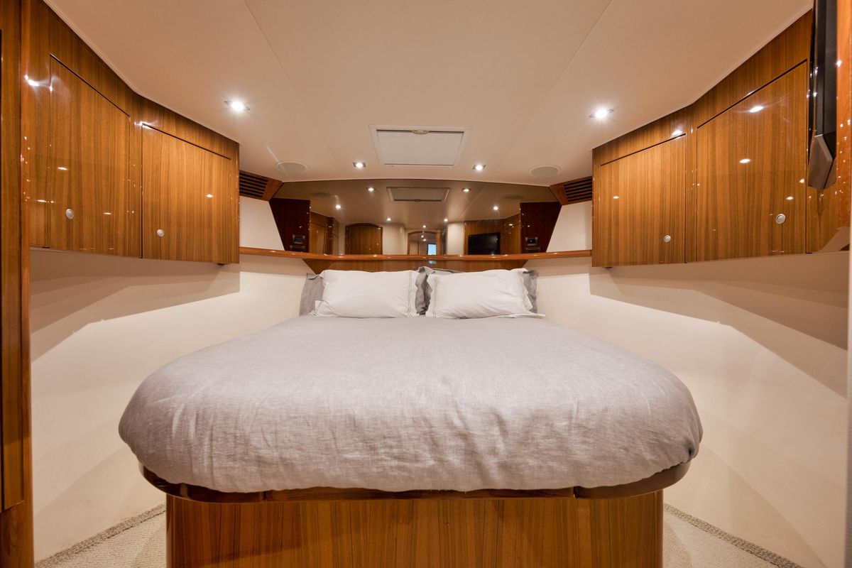 2008 Viking 64 