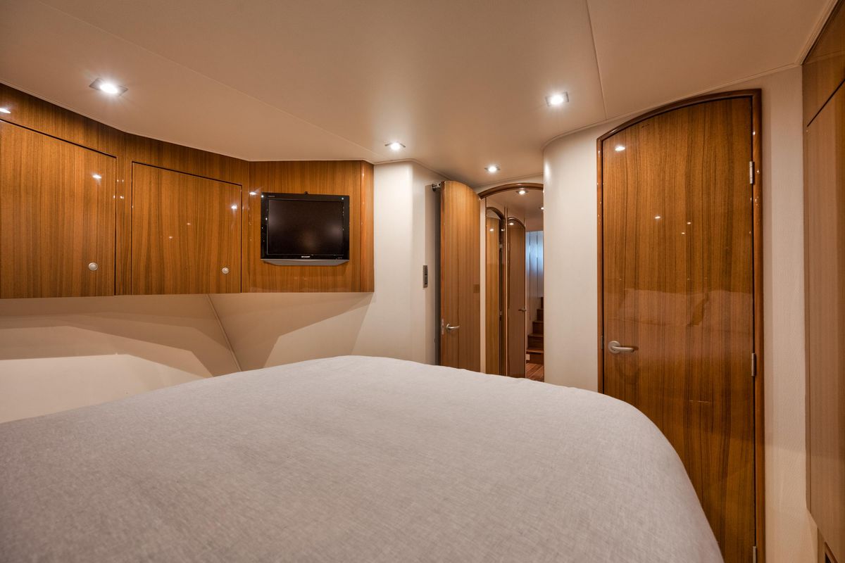 2008 Viking 64 