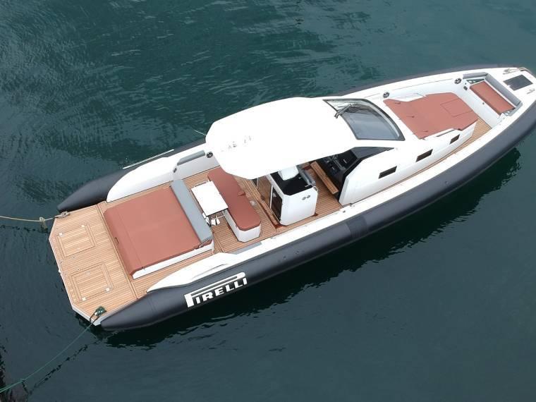 2023-tecnorib-pirelli-42-bateaux-semi-rigides-pneumatiques-vendre