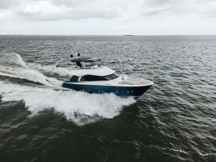 65 Fly Yacht Photos Pics 