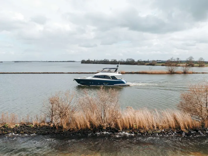 65 Fly Yacht Photos Pics 