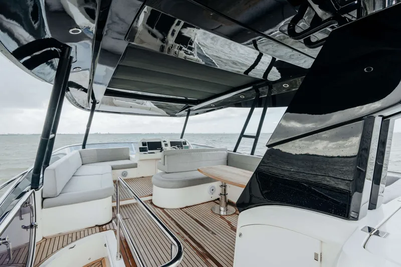 65 Fly Yacht Photos Pics 