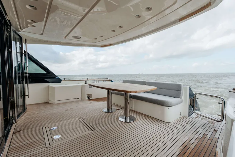 65 Fly Yacht Photos Pics 