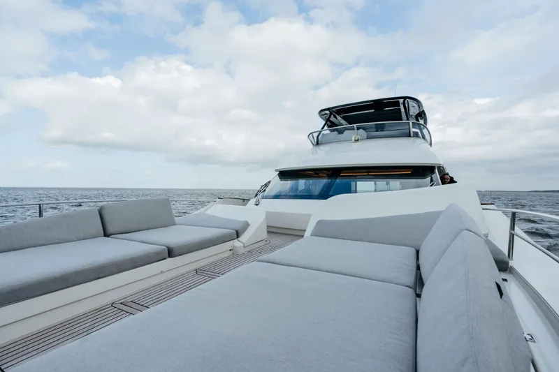 65 Fly Yacht Photos Pics 