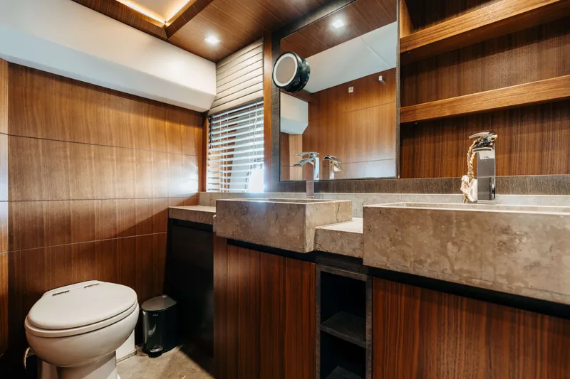 65 Fly Yacht Photos Pics 